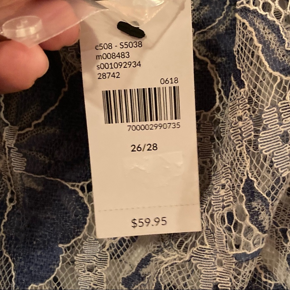 NWT LANE BRYANT 26/28 off shoulder sleeve blue and white floral lace tank top - Picture 3 of 8